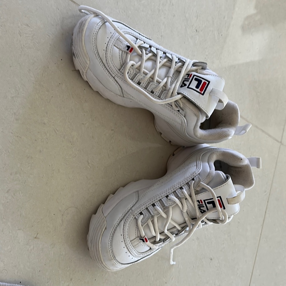 Fila white shoes used size7.5